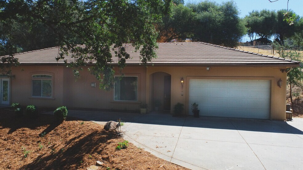 More Photos Of 7071 Ridge Road, Newcastle Winery Vineyard For Sale