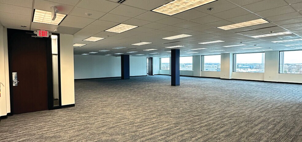 More Photos Of 13723 Riverport Dr, Maryland Heights Office For Lease