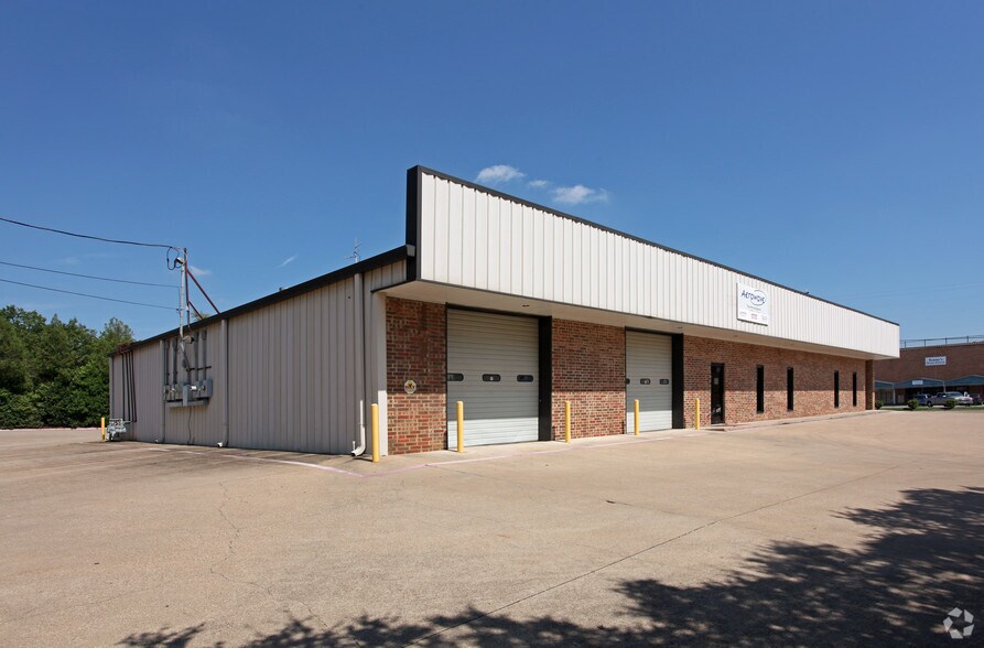 More Photos Of 601-607 Ferris Ave, Waxahachie Freestanding For Lease