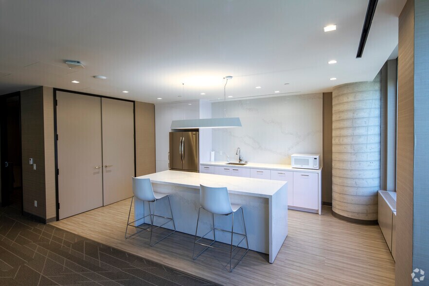 More Photos Of 175 Bloor Street East, Toronto Unknown For Lease
