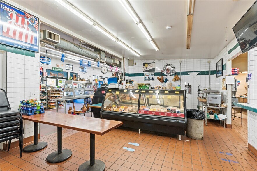 More Photos Of 10448 CA-99, Live Oak Supermarket For Sale