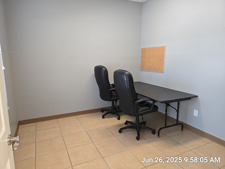 More Photos Of 2314-2326 S Parsons Ave, Seffner Office For Lease