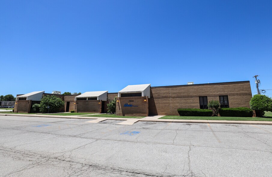 More Photos Of 7800-7806 NW 23rd St, Bethany Medical For Sale