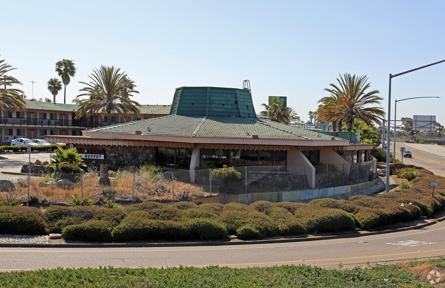 Primary Photo Of 1401 Mission Ave, Oceanside Restaurant For Lease