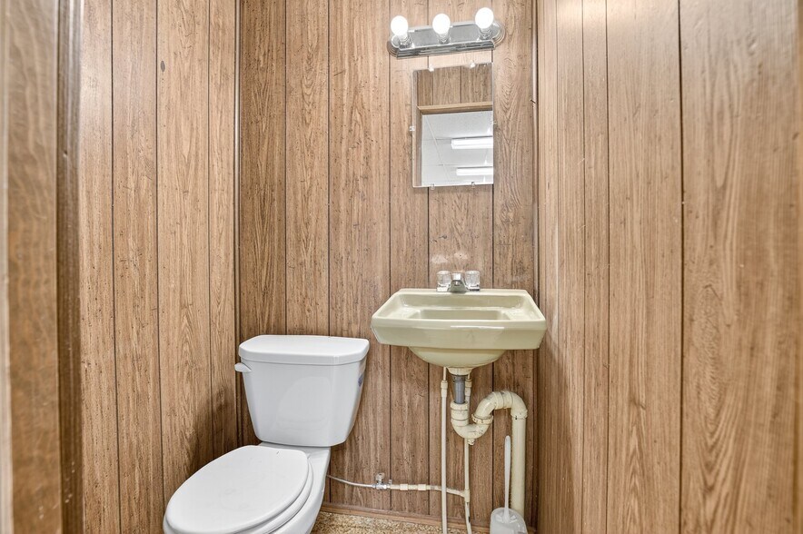 More Photos Of 929 Lititz Pike, Lititz Storefront Retail Office For Sale