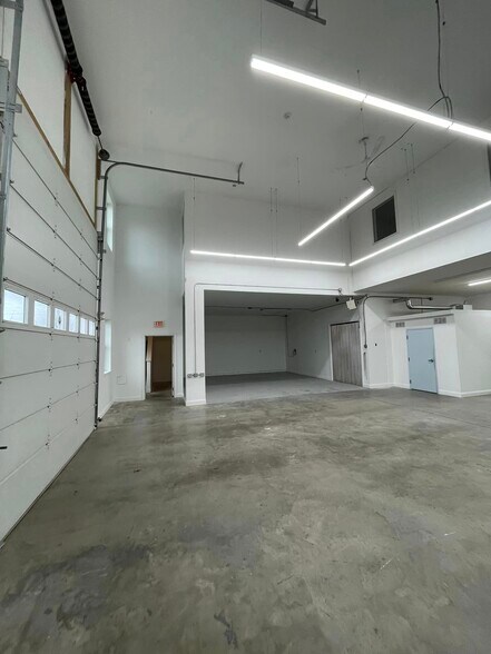 More Photos Of 6008 Fair Oaks Dr, Frederick Flex For Lease