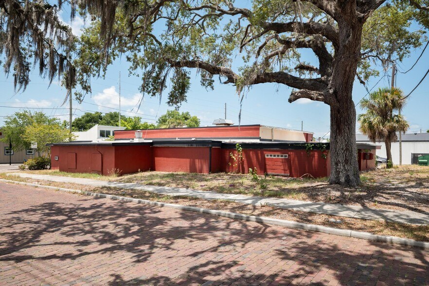 More Photos Of 325 E Lemon St, Tarpon Springs Warehouse For Sale