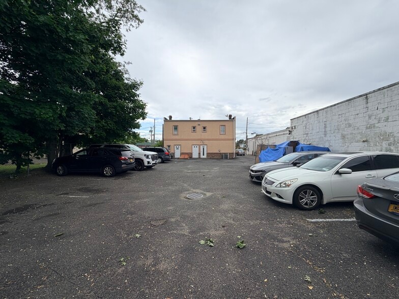 More Photos Of 51-53 W Montauk Hwy, Lindenhurst Storefront Retail Residential For Sale