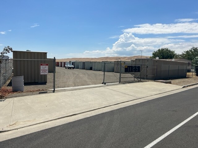 More Photos Of 1075 W Elm Ave, Coalinga Land For Sale