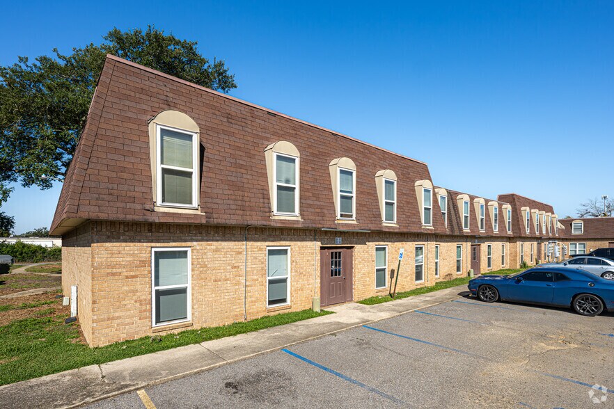 Primary Photo Of 10530 Florida Blvd, Baton Rouge Apartments For Sale