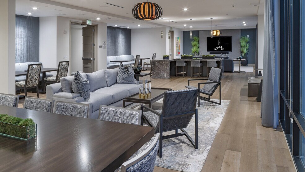 More Photos Of 295 NE Ivanhoe Blvd, Orlando Apartments For Lease