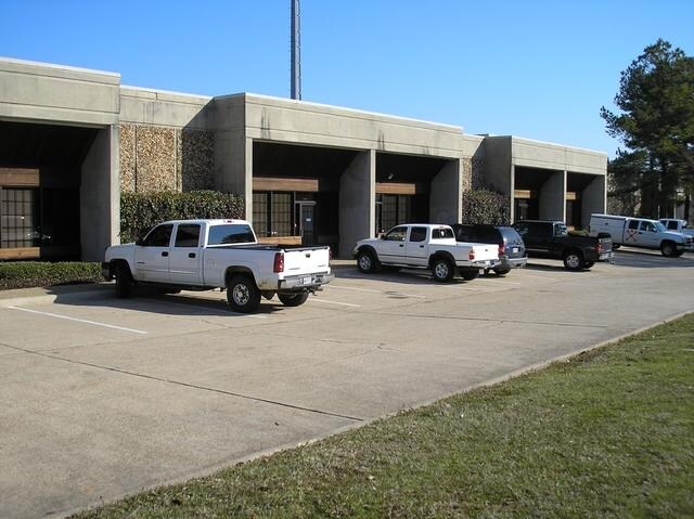 More Photos Of 5100 Interstate Cir, Shreveport Warehouse For Lease