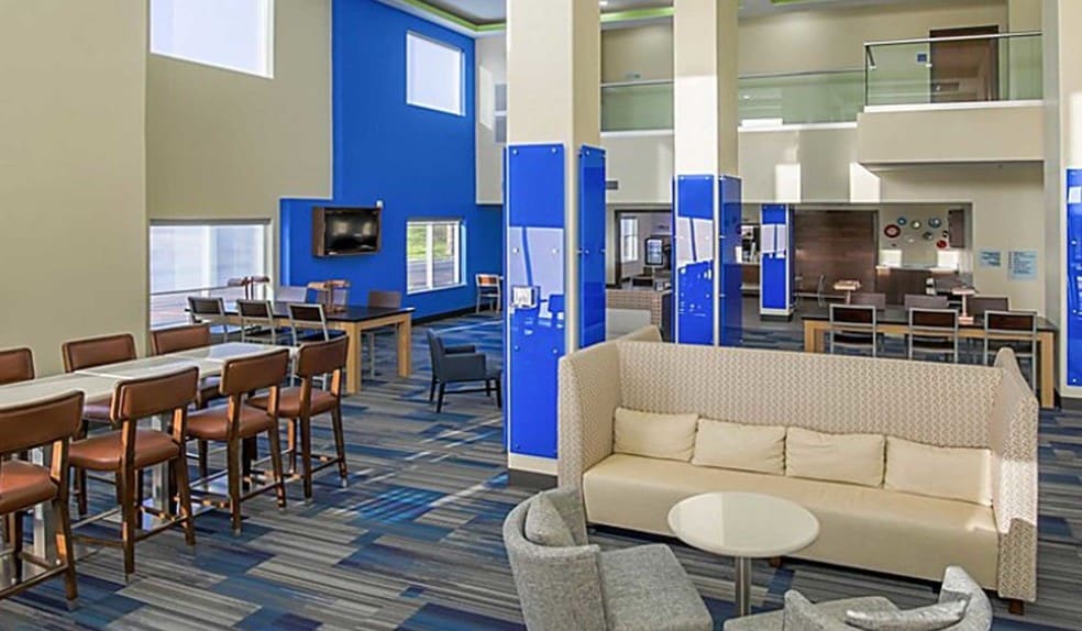 More Photos Of 220 N Expressway 77, Raymondville Hotel For Sale