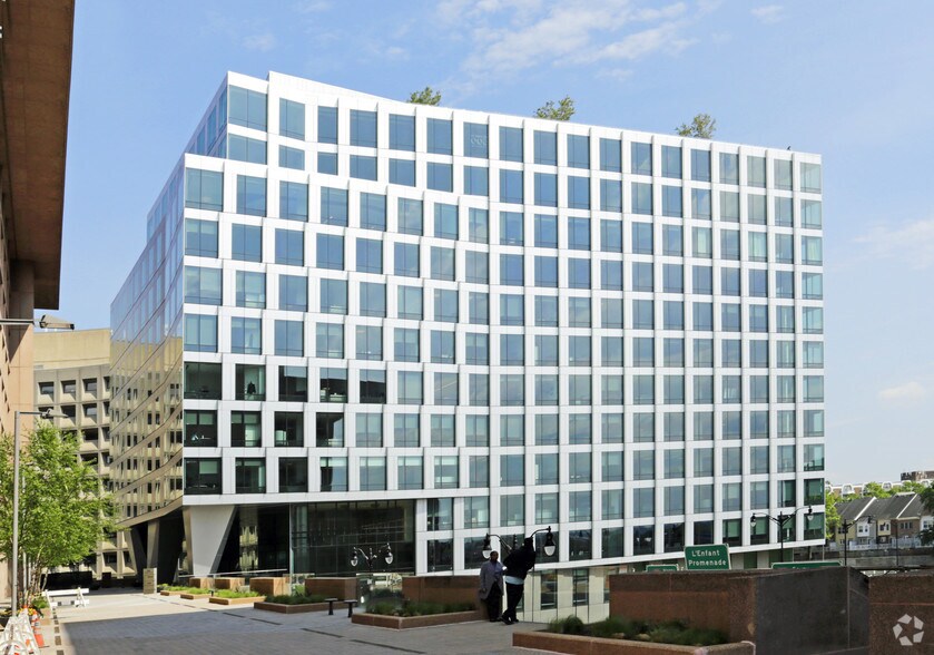 More Photos Of 500 L'Enfant Plz SW, Washington Office For Lease