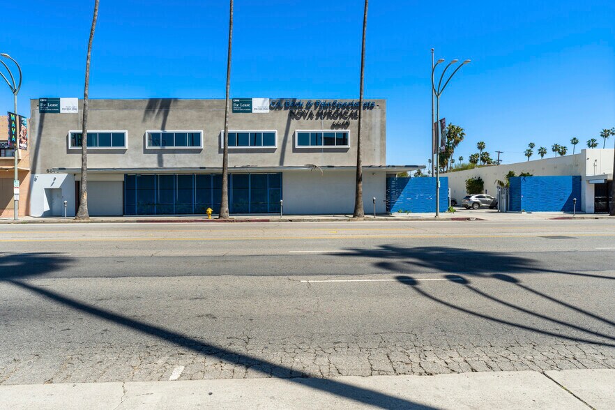 More Photos Of 6640 Van Nuys Blvd, Van Nuys Office For Lease