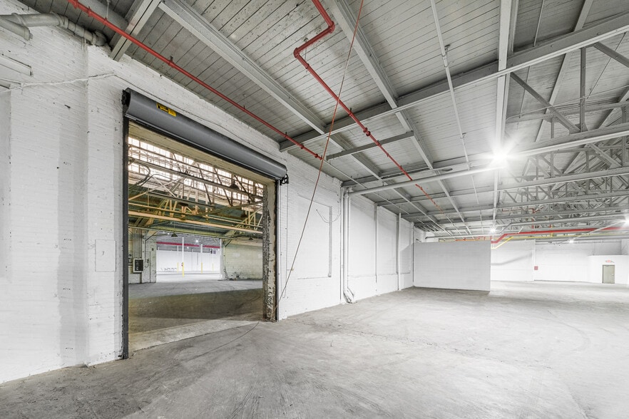 More Photos Of 799 E 73rd St, Cleveland Warehouse For Lease