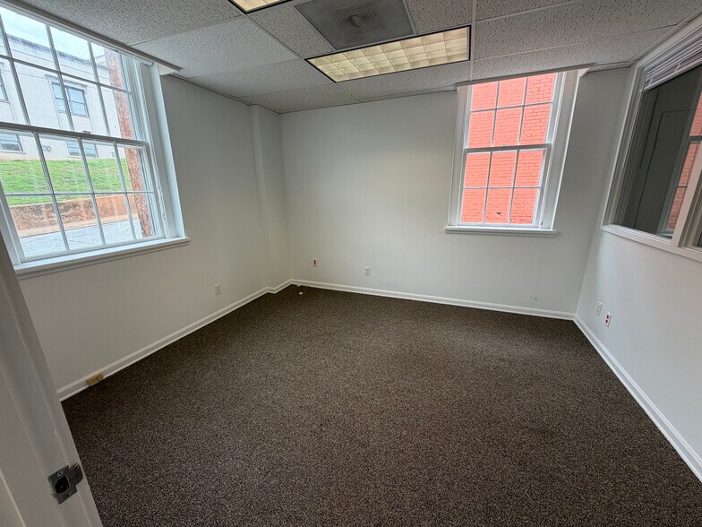 More Photos Of 131 W 2nd St, Rutherfordton Medical For Lease