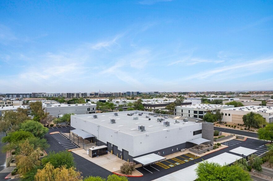 More Photos Of 7543 E Tierra Buena Ln, Scottsdale Distribution For Sale