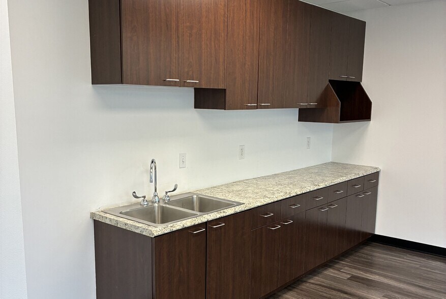 More Photos Of 5050 N 40th St, Phoenix Office For Lease