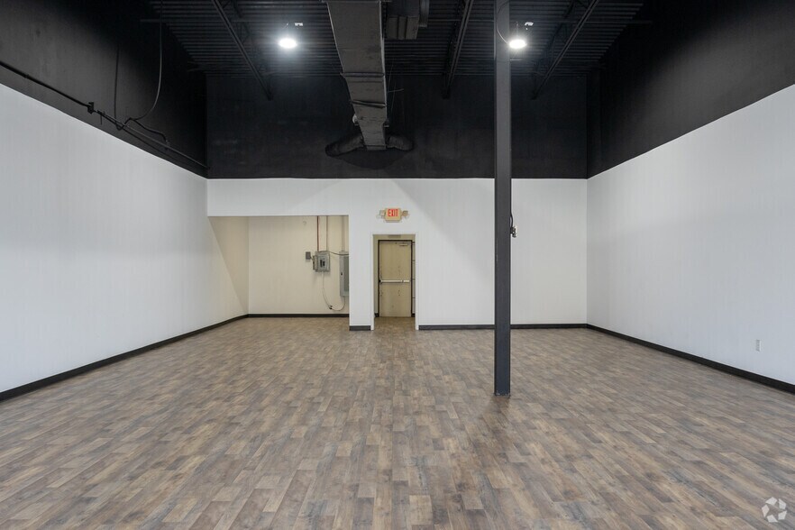 More Photos Of 18321 W Lake Houston Pky, Humble Unknown For Lease