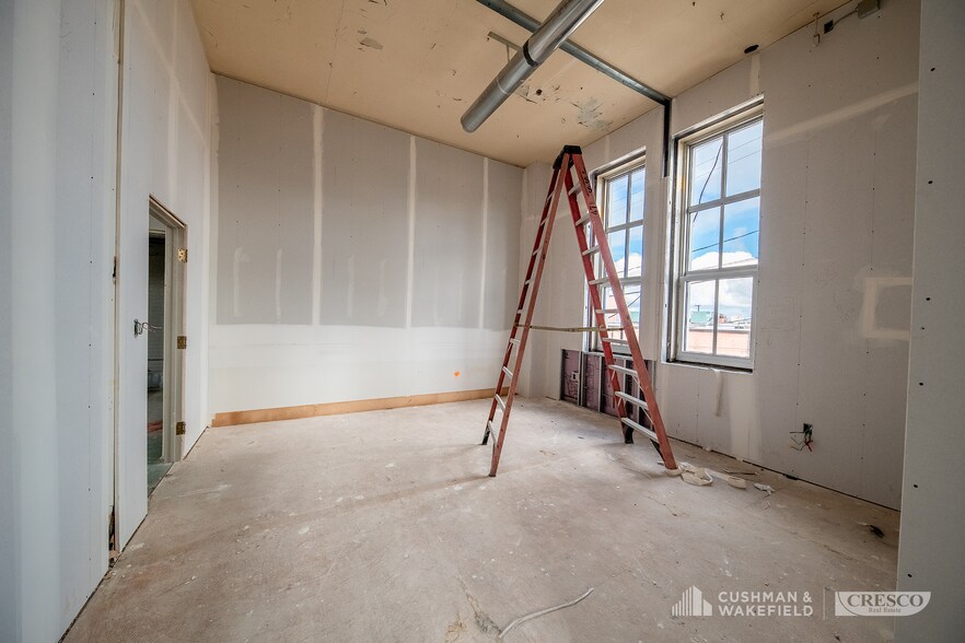 More Photos Of 1456 Warren Rd, Lakewood Office For Lease