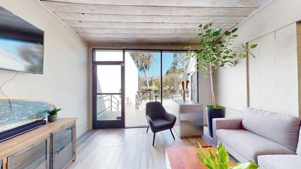 More Photos Of 1315 N El Camino Real, San Clemente Office For Sale