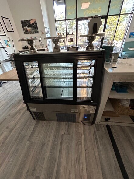 More Photos Of 901 Abernathy Rd, Sandy Springs Apartments For Sale