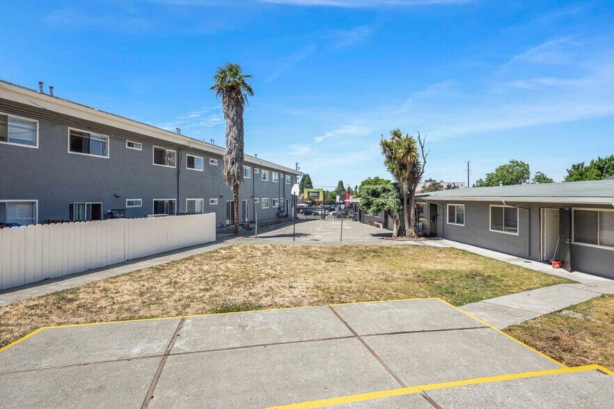 More Photos Of 24586-24598 Sybil Ave, Hayward Apartments For Sale