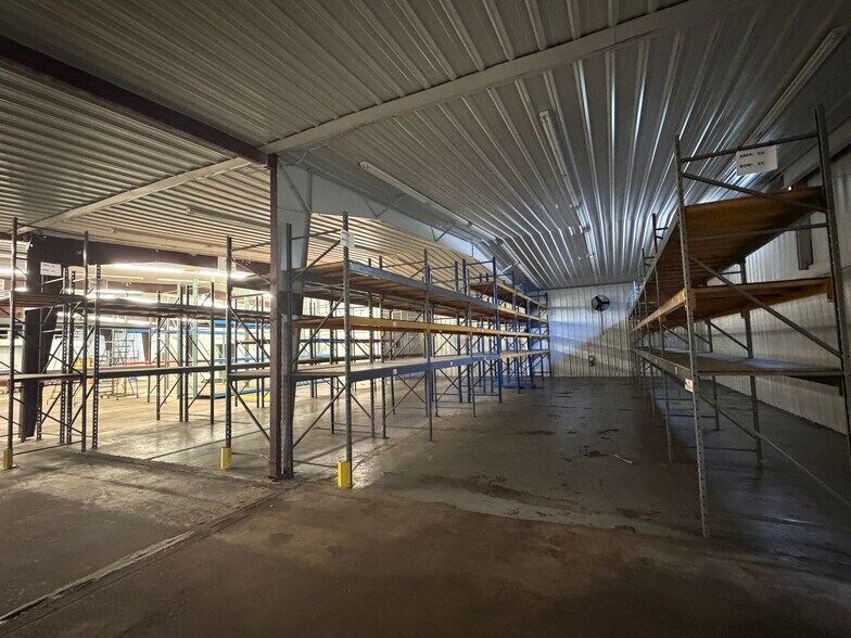 More Photos Of 2 Hummingbird ln, Eufaula Manufacturing For Lease