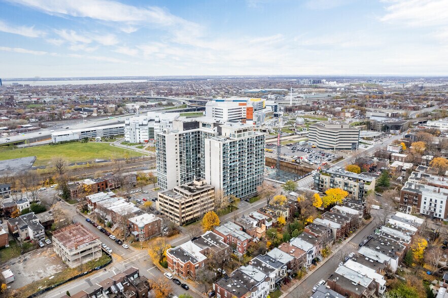More Photos Of 4998 Boul De Maisonneuve O, Westmount Apartments For Lease