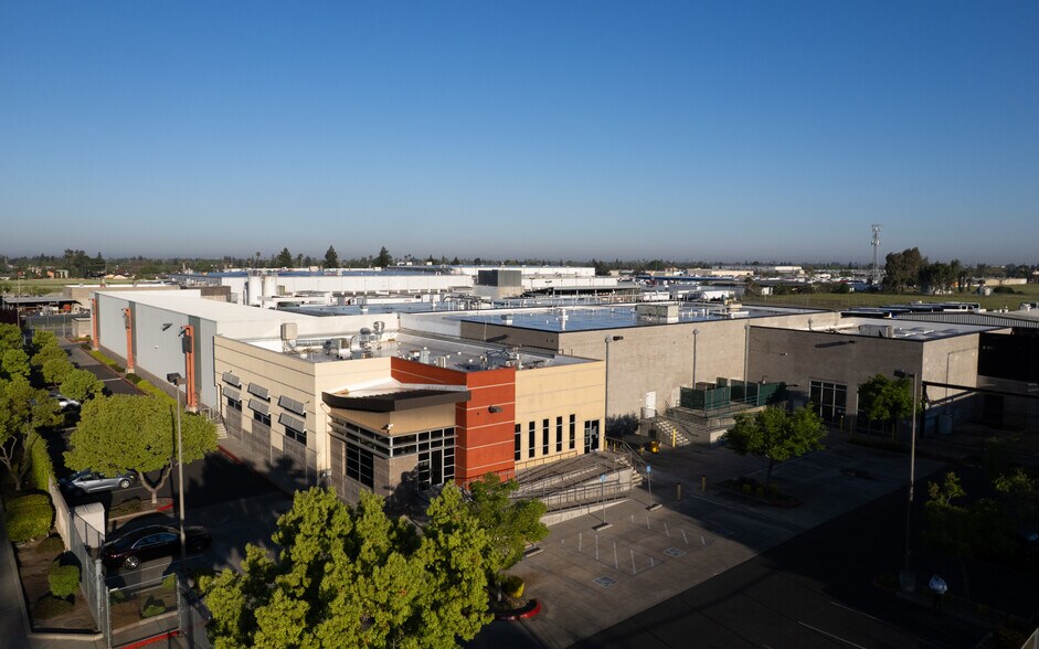 More Photos Of 8425 Carbide Ct, Sacramento Food Processing For Lease