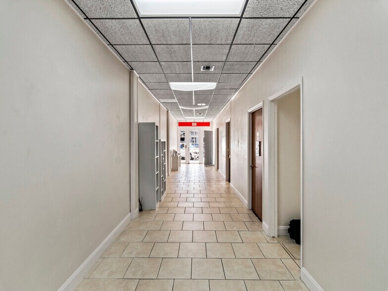 More Photos Of 2045 14th Ave, Vero Beach Office Residential For Sale