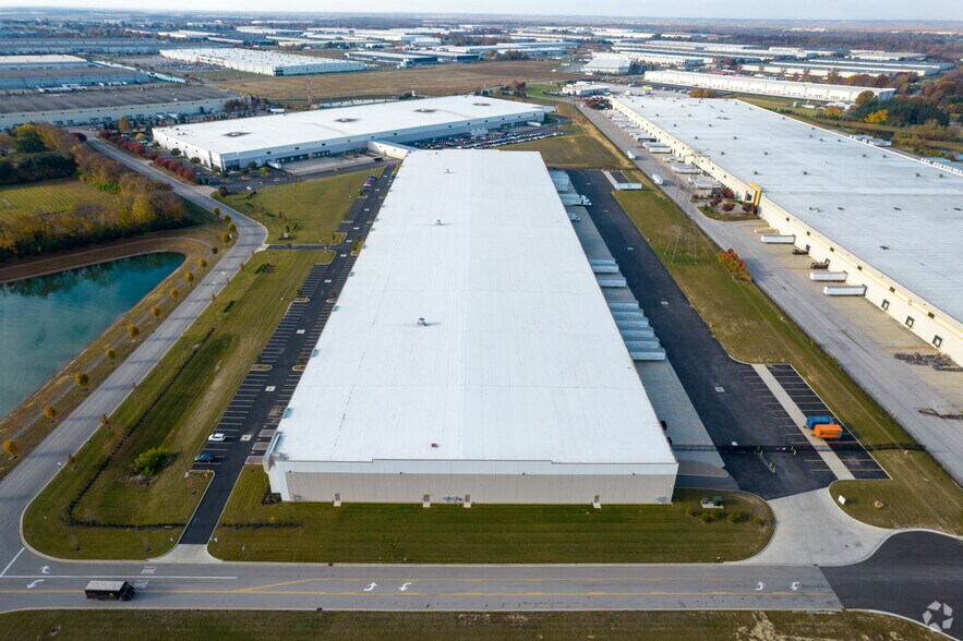 More Photos Of 5275 Centerpoint Pky, Groveport Distribution For Lease