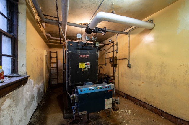 More Photos Of 8725 S May St, Chicago Religious Facility For Sale