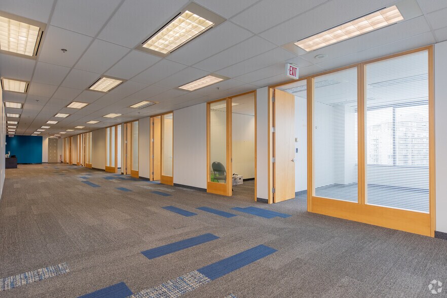 More Photos Of 55 Commerce Valley Dr W, Markham Unknown For Lease