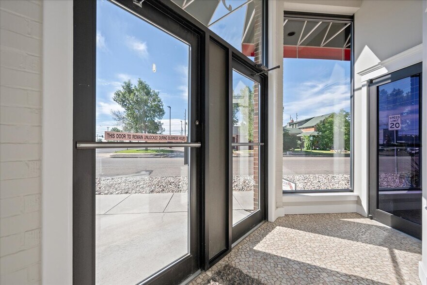 More Photos Of 310 E 17th St, Cheyenne Flex For Sale