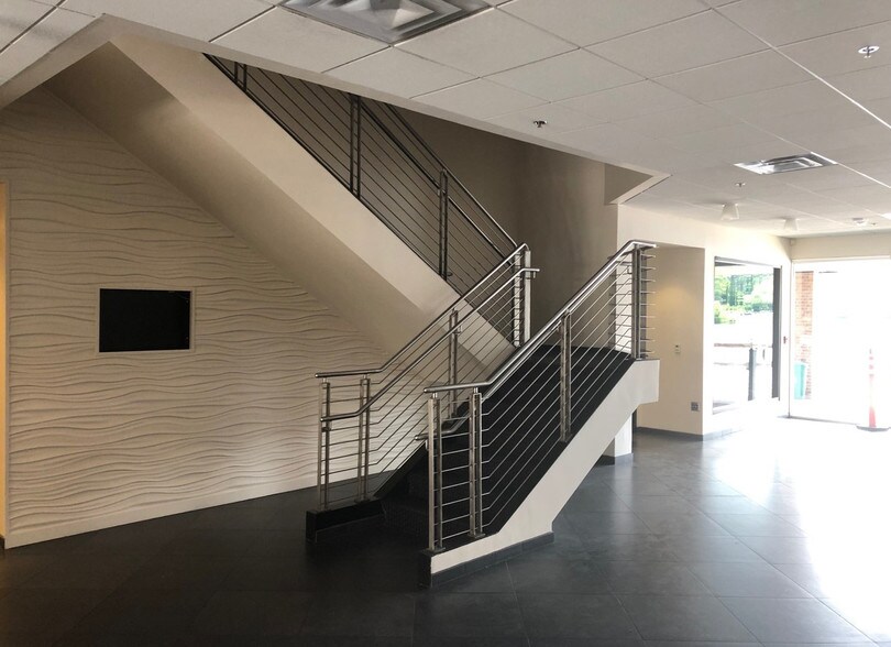 More Photos Of 8775 Baypine Rd, Jacksonville Office For Sale