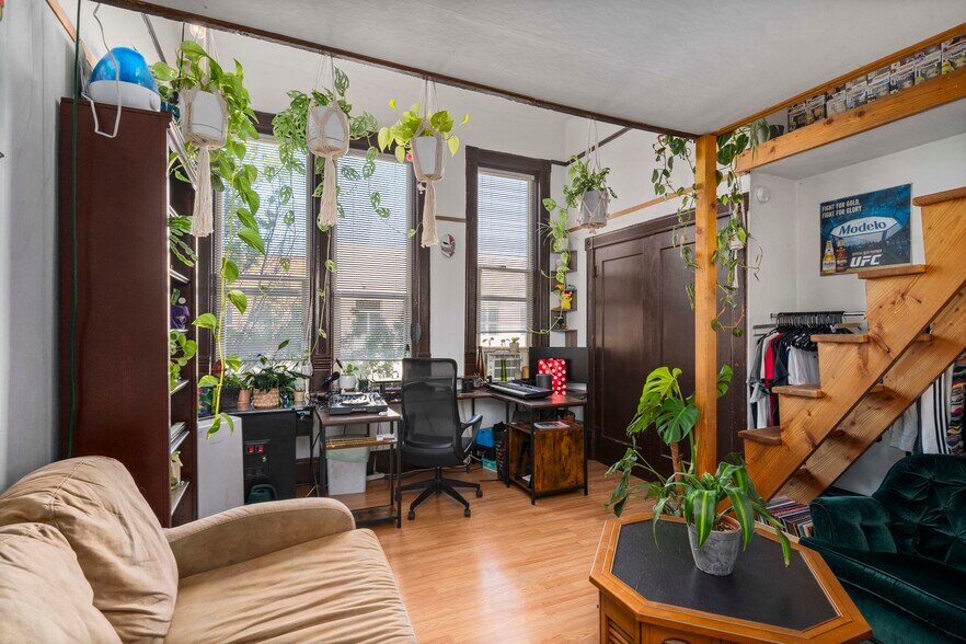 More Photos Of 309 N Pearl St, Ellensburg Storefront Retail Residential For Sale