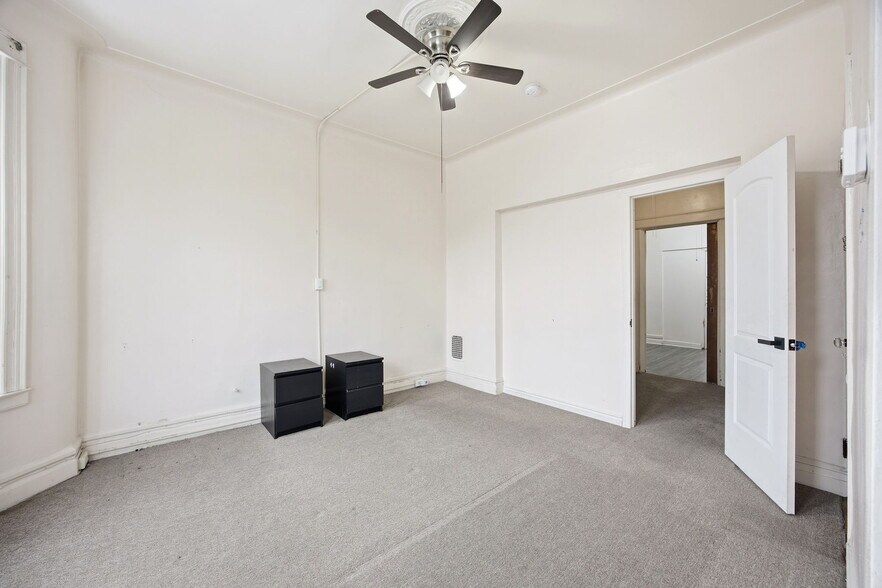 More Photos Of 6067 Putnam Ave, Ridgewood Apartments For Sale