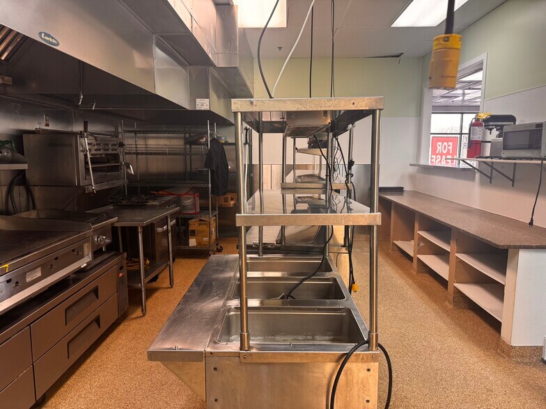 More Photos Of 352-362 N Randall Rd, North Aurora Restaurant For Lease