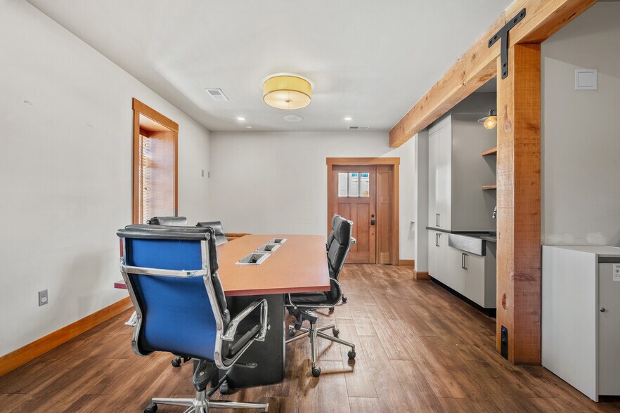 More Photos Of 720 Poyntz Ave, Manhattan Office For Sale