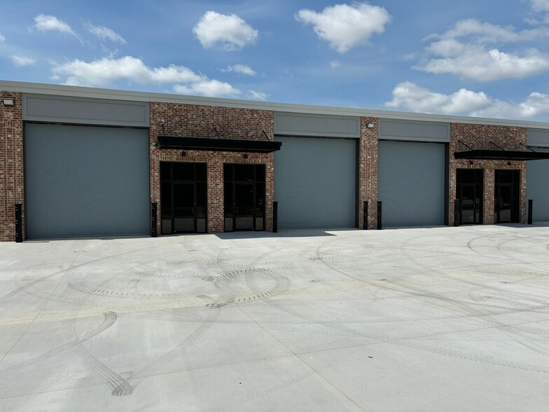 More Photos Of 230 Casey's Ln, Flowood Light Distribution For Lease