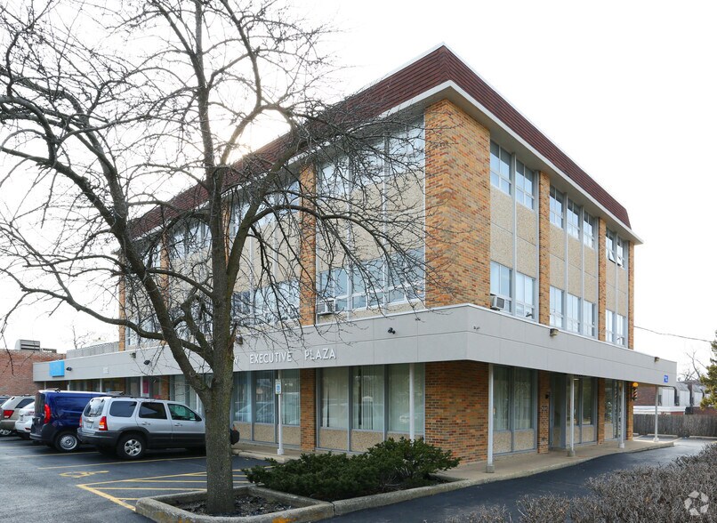 More Photos Of 1132 Waukegan Rd, Glenview Medical For Sale