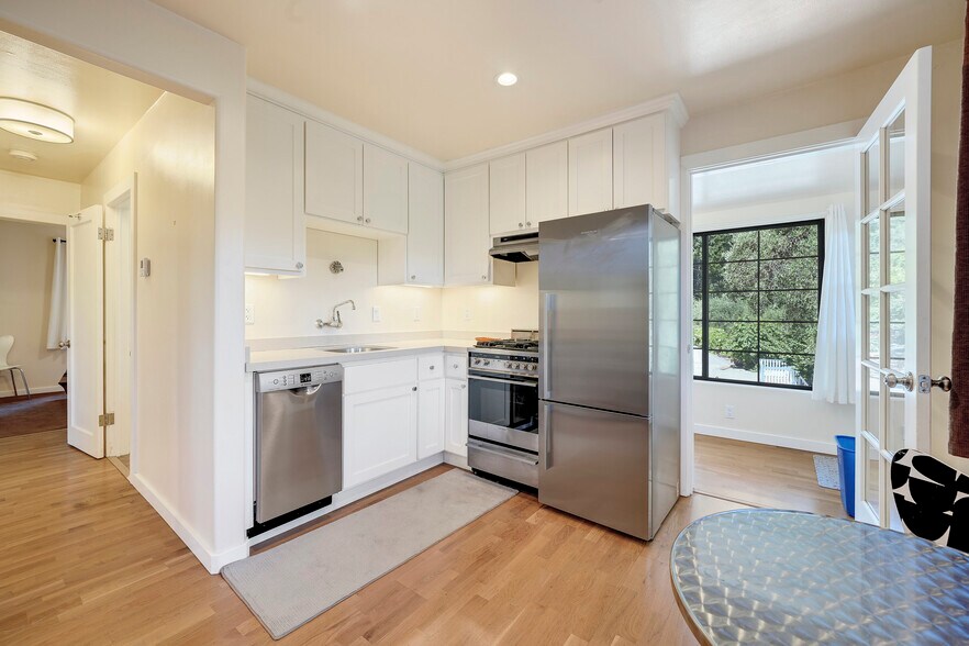 More Photos Of 1423-1425 Foothill, Calistoga Apartments For Sale