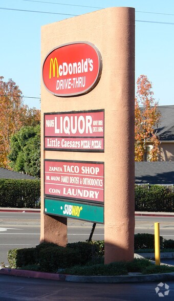 More Photos Of 6919 Paradise Valley Rd, San Diego General Retail For Lease