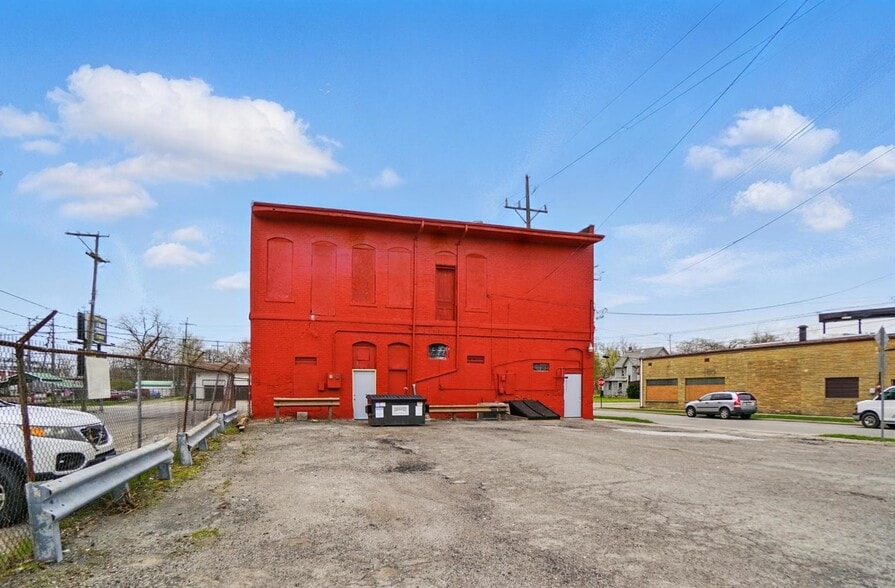 More Photos Of 516-518 N Main St, Lima Storefront Retail Residential For Sale