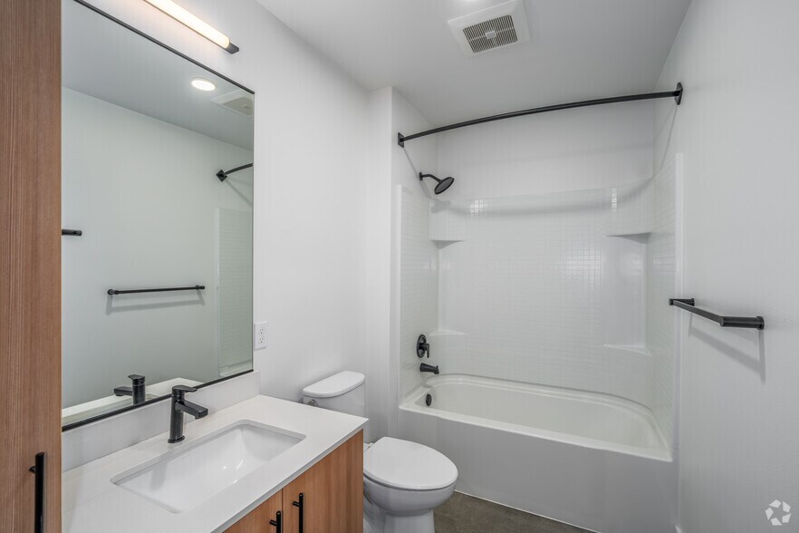 More Photos Of 104 12th Ave, Seattle Apartments For Lease