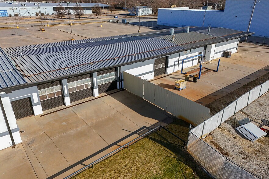 More Photos Of 11209 W Kellogg, Wichita Auto Dealership For Sale