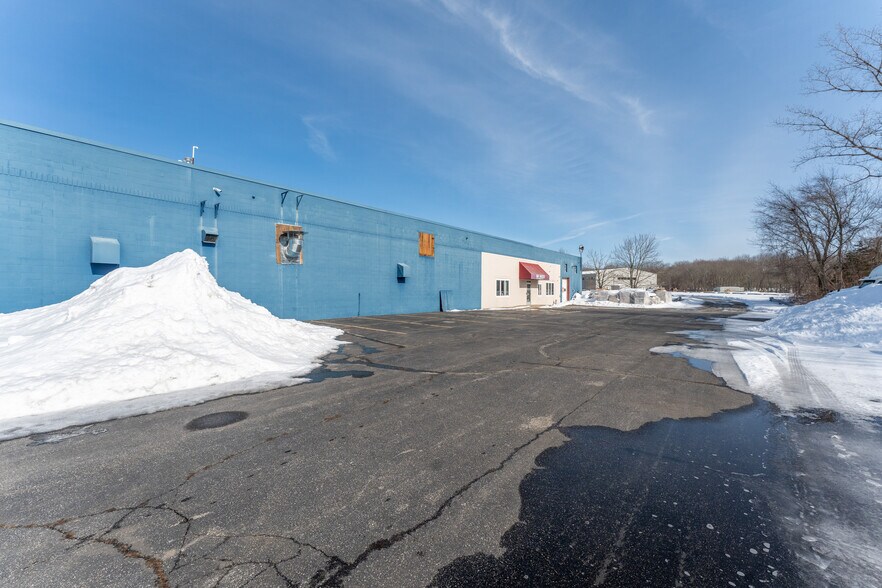 More Photos Of 55 Lathrop Road Ext, Plainfield Manufacturing For Lease