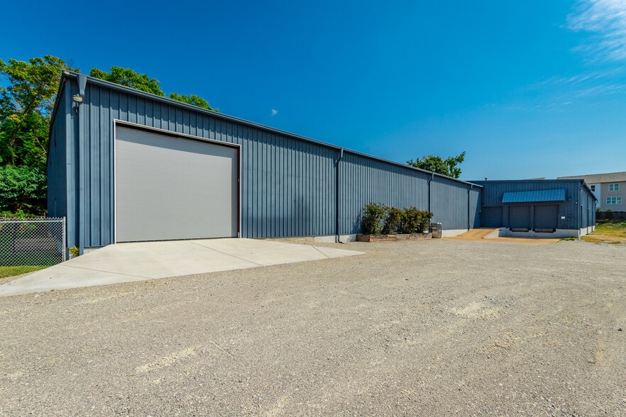 More Photos Of 200 Powercorp Dr, Chattanooga Manufacturing For Lease